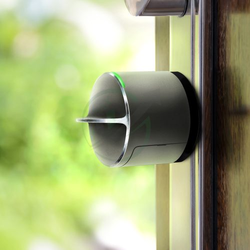 Danalock_V3 Ezüst színű motoros okos zár (Bluetooth nyitás-zárás)