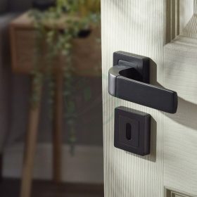 Yale Bologna kilincs, 8x8mm, kulcsos